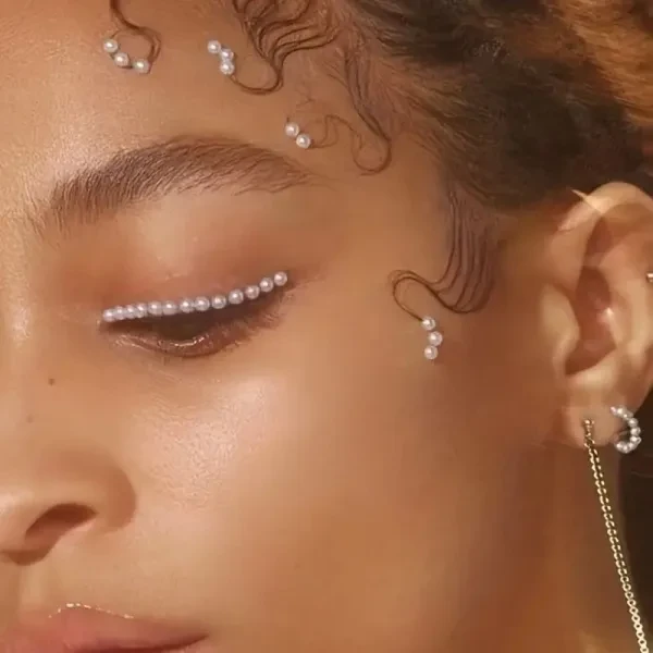 Shimmering Pearl Makeup Stickers - Skin-Friendly DIY Face & Nail Art (646pcs)