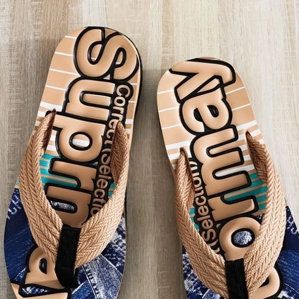 Letter Embossed Anti Slip Beach Wear Flat Design Slippers Men Casual Wear Flip F