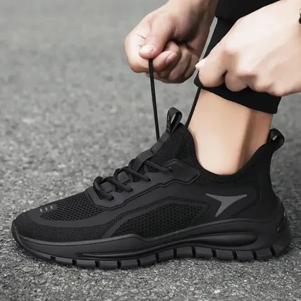 Breathable Mesh Non Slip Men Sports Shoes Lace Closure Soft Sole Almond Toe Runn