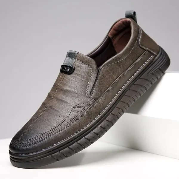 Gradient Color Stitch Detail Anti-Skip Wear Resistant Moccasin Slip-On Men Fashi