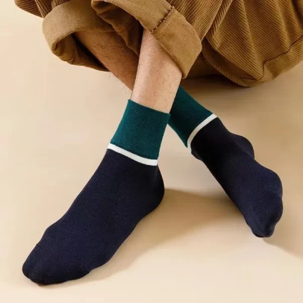 Five Pairs Ribbed Design Stretch Fabric Footwear Fashionable Crew Socks Set For