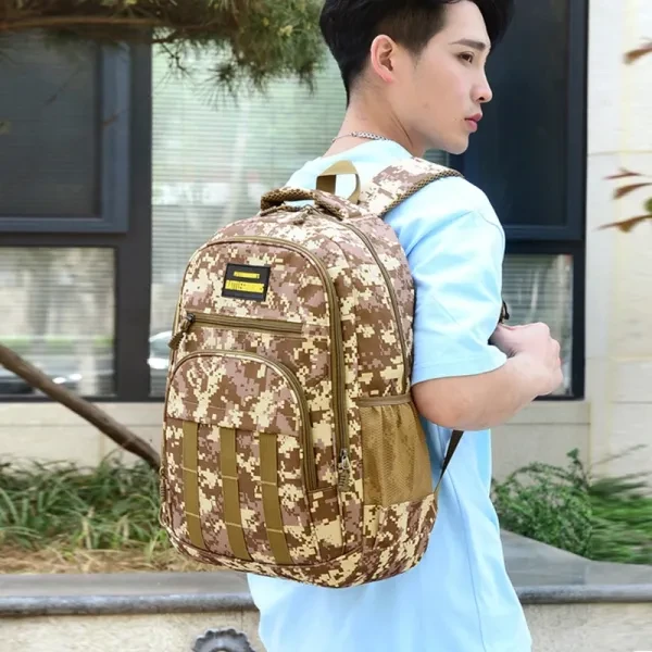Stylish Camo Backpack with Large Capacity Stylish Camo Backpack with Large Capac