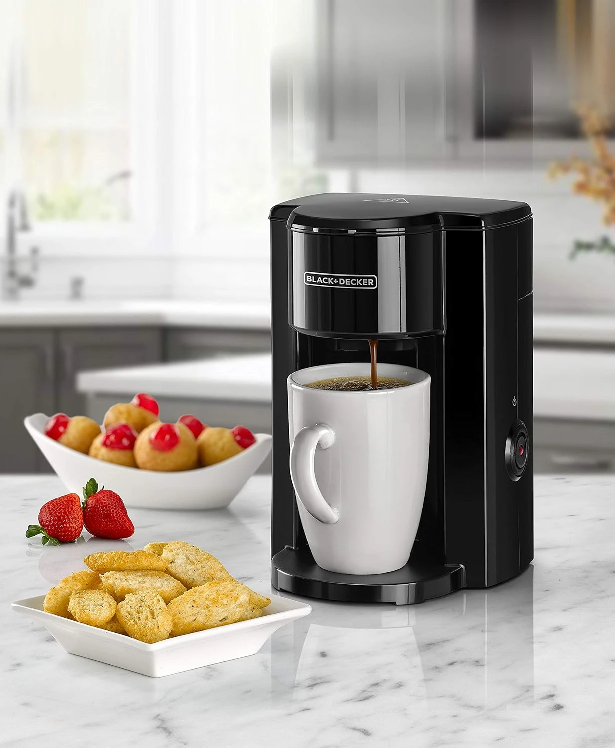 BLACK+DECKER Coffee Maker, 350W, 125ml Water Tank, Compact One-Cup Coffee Machin