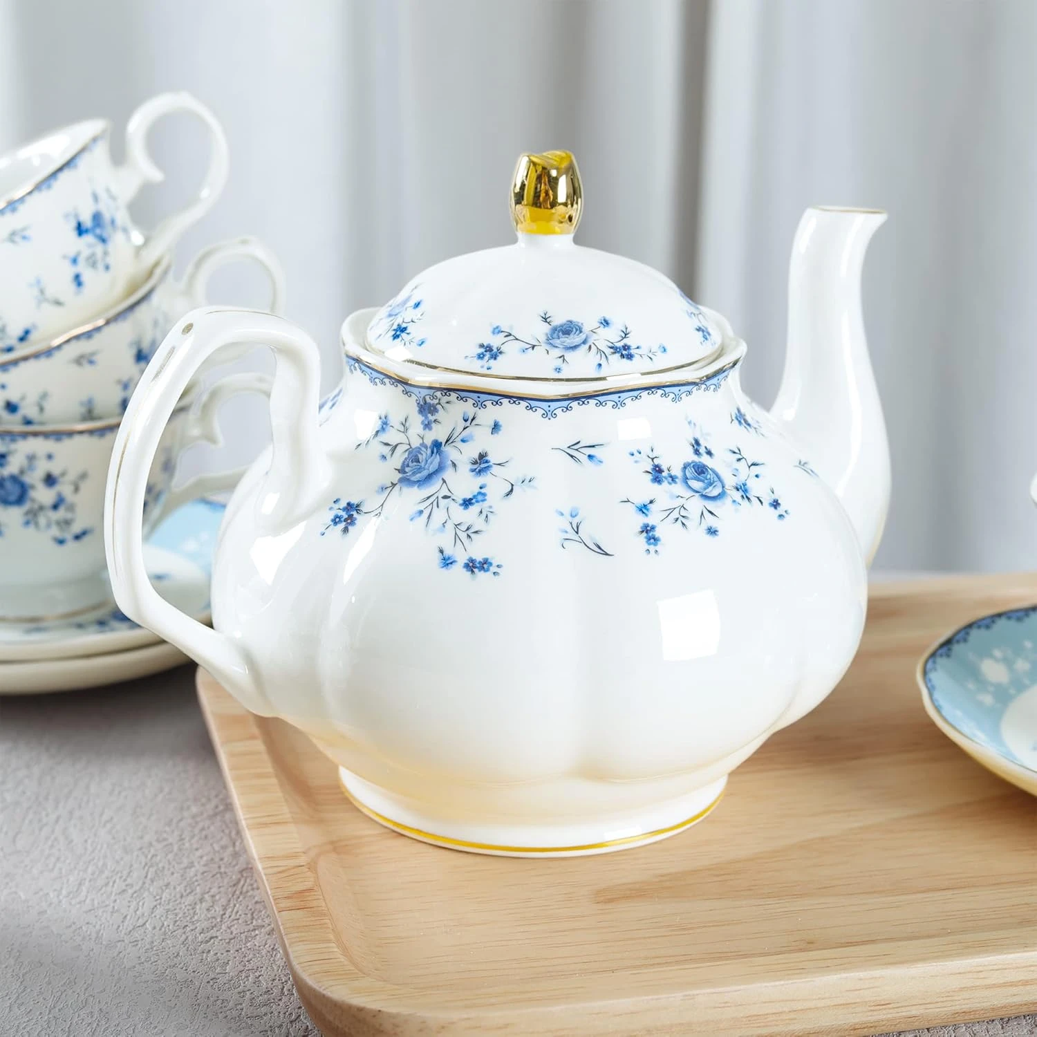 fanquare 15 Piece Blue Rose Porcelain Tea Set, British Floral Teapot with Tea Cu