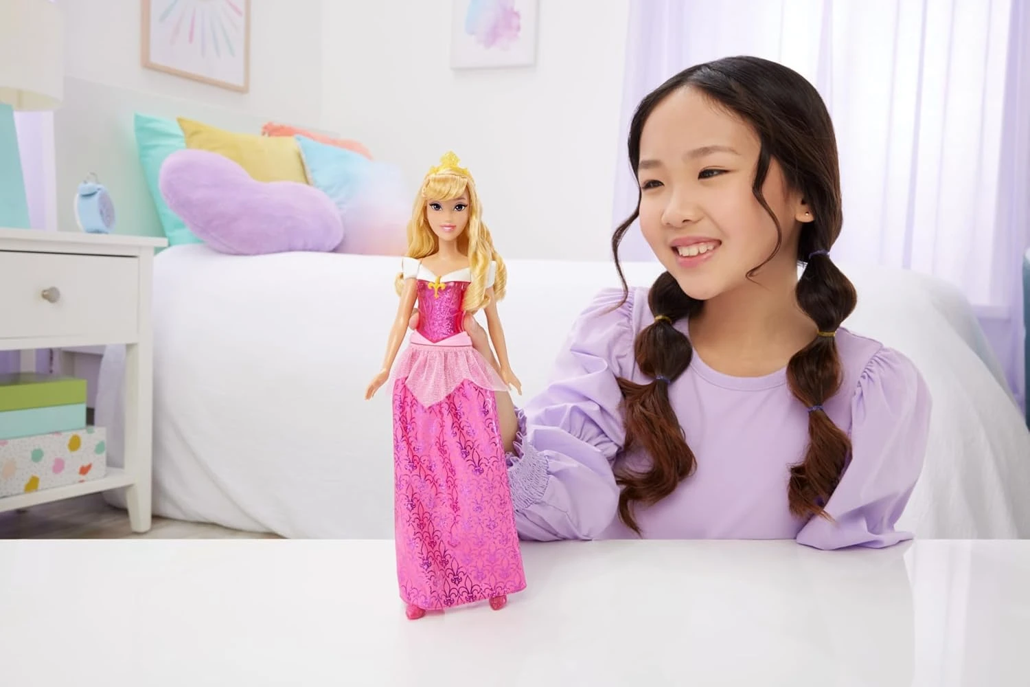 Disney Princess Toys, Aurora Sleeping Beauty Posable Fashion Doll with Sparkling