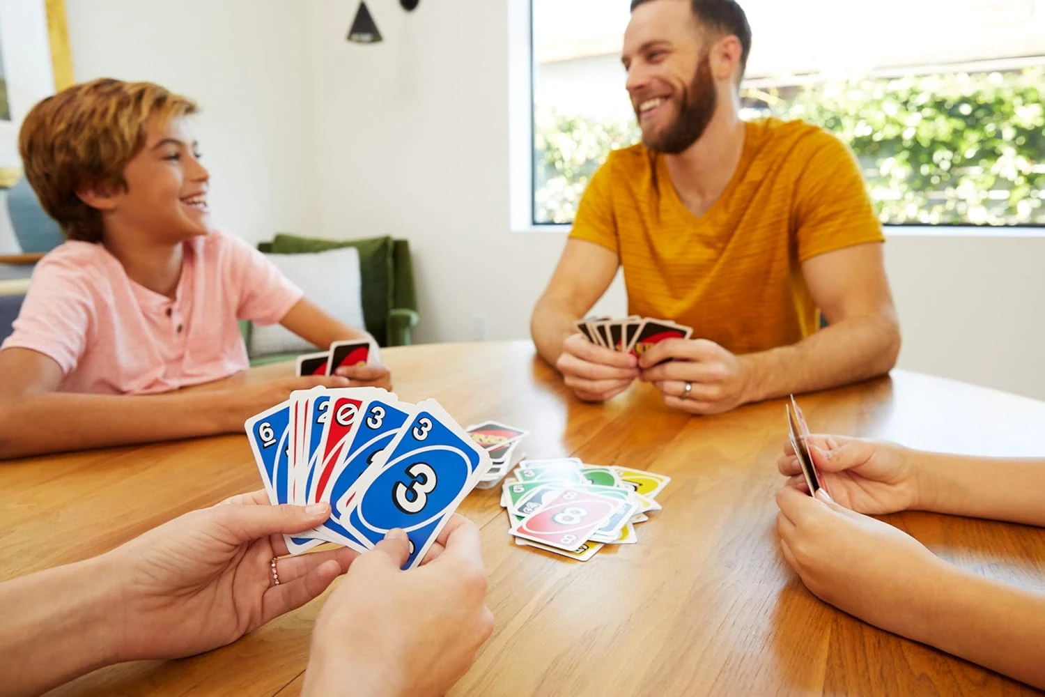 Mattel Games UNO: Classic Card Game, Multi, 8 x 3-3/4 x 81/100 in (42003)
